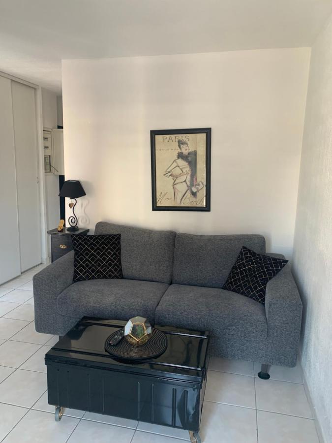 Confort Port De Apartment *